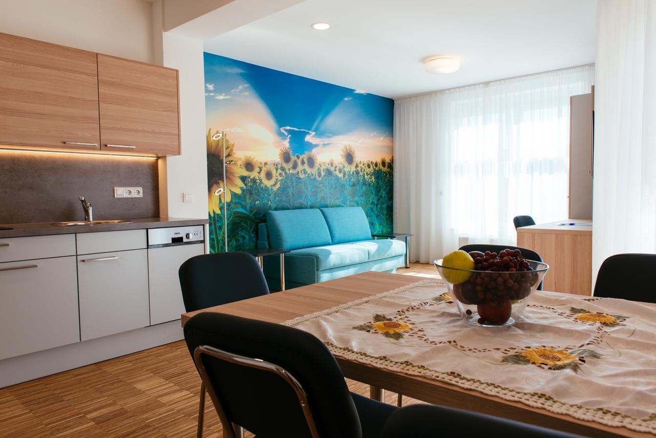 Aparthotel Heuberger Rudersdorf ภายนอก รูปภาพ
