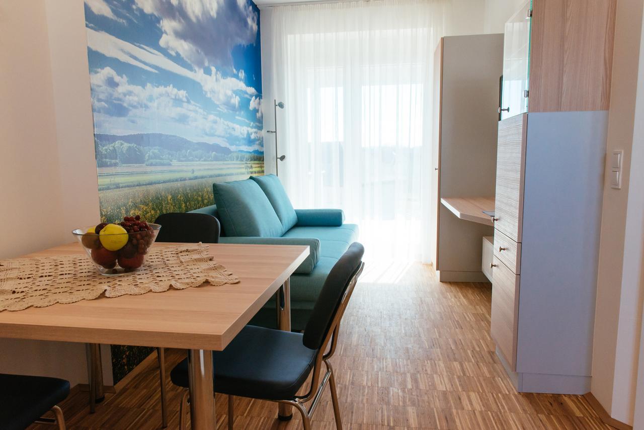 Aparthotel Heuberger Rudersdorf ภายนอก รูปภาพ