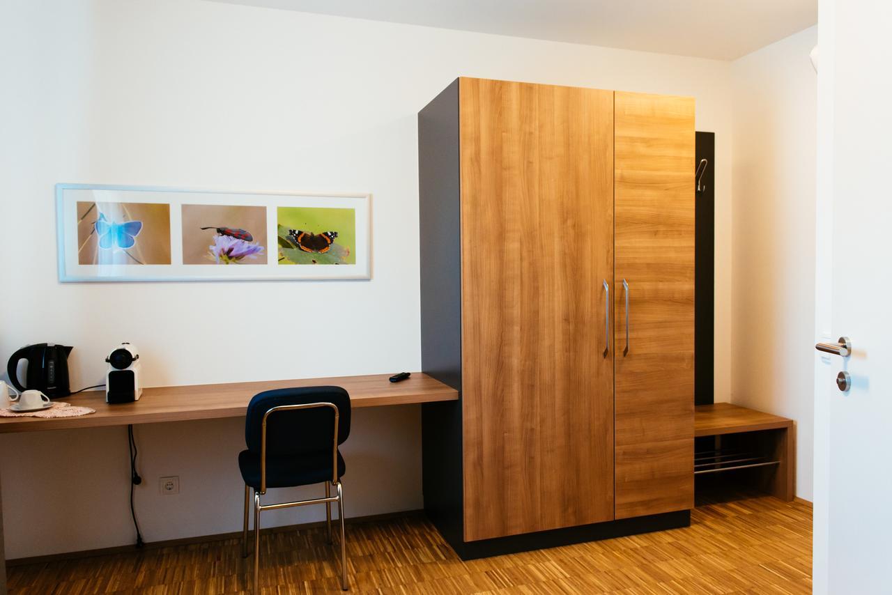 Aparthotel Heuberger Rudersdorf ภายนอก รูปภาพ